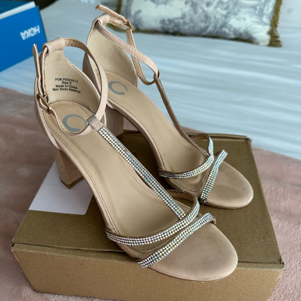 Journee Collection Footwear Nude Heels - Picture 2 of 4